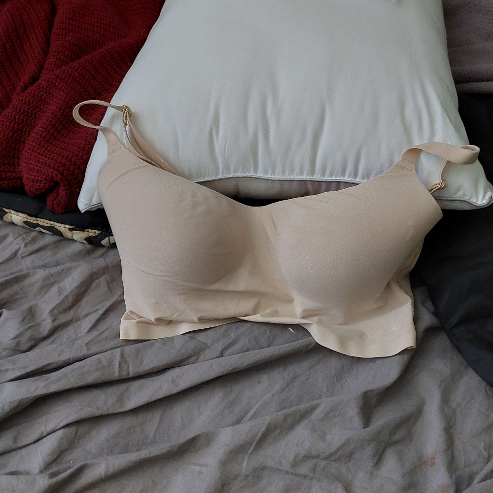 Victoria secret bra (no wire) padded